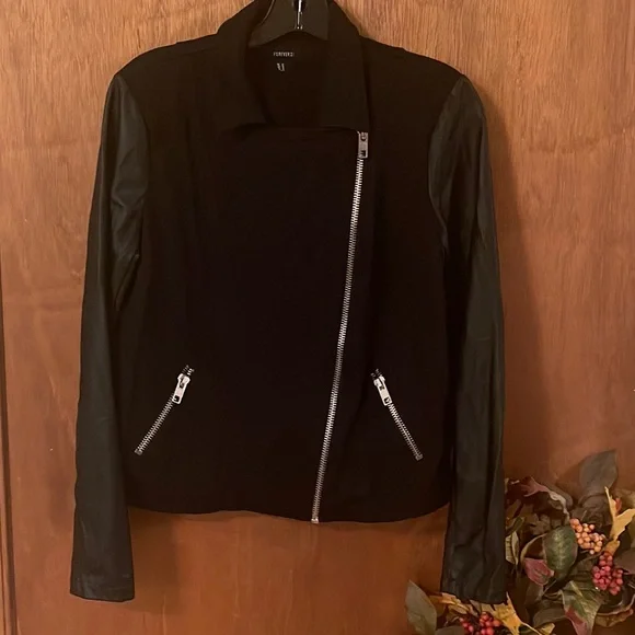 🛍5 for $20 🛍️ Biker style jacket, black with silver hardware. - Picture 2 of 6